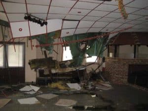 Jugendclub Gebäudeschaden nach Baumsturz bei Tornado